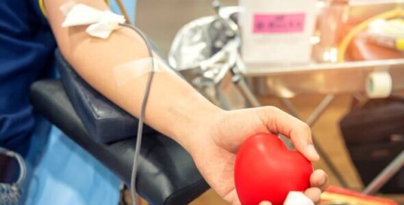 Can diabetics donate blood?